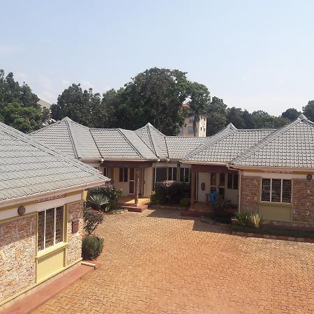 Prestige Resort Cottages 恩德培 外观 照片